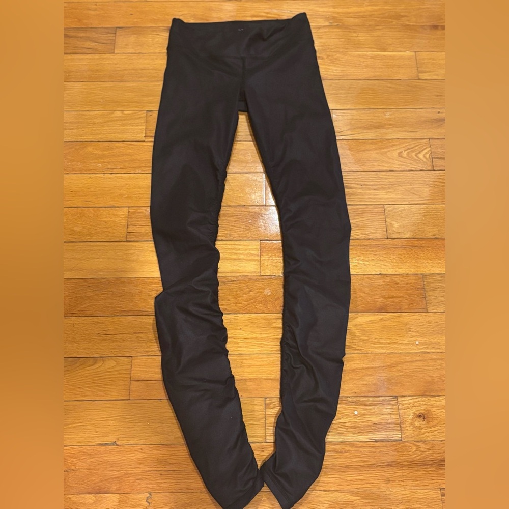 Alo High Waisted Yoga Leggings - Black (RN #87370)